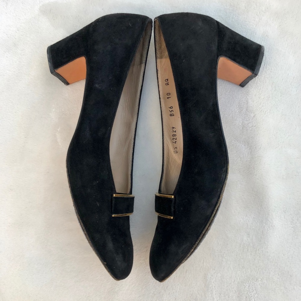Salvatore Ferragamo Shoes Black Velvet Gold Trim Heels - Picture 6 of 9